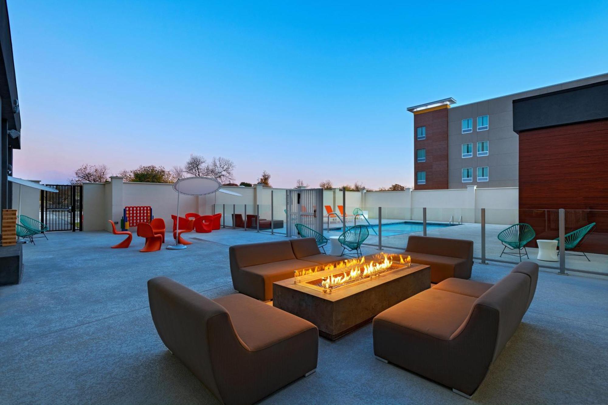 Aloft Waco Downtown Hotel Buitenkant foto